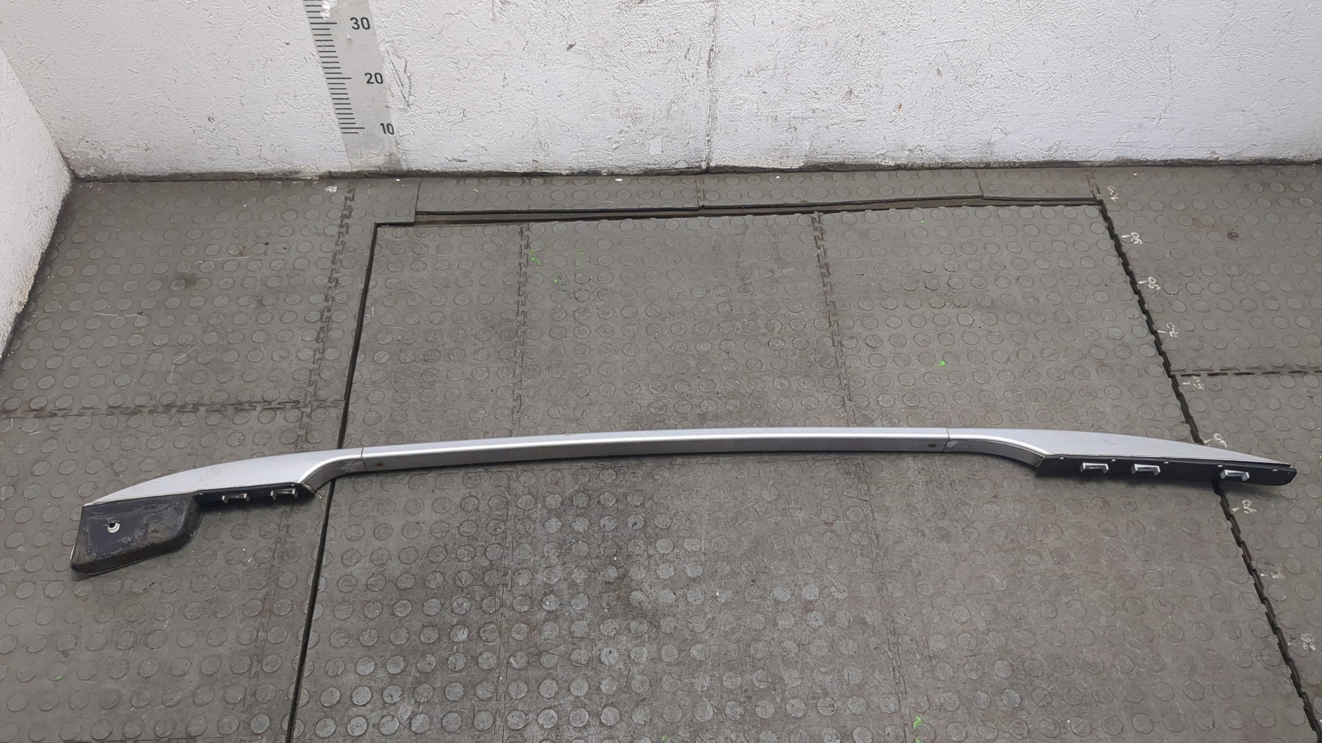 Рейлинг (релинг) правый (планка на крышу)