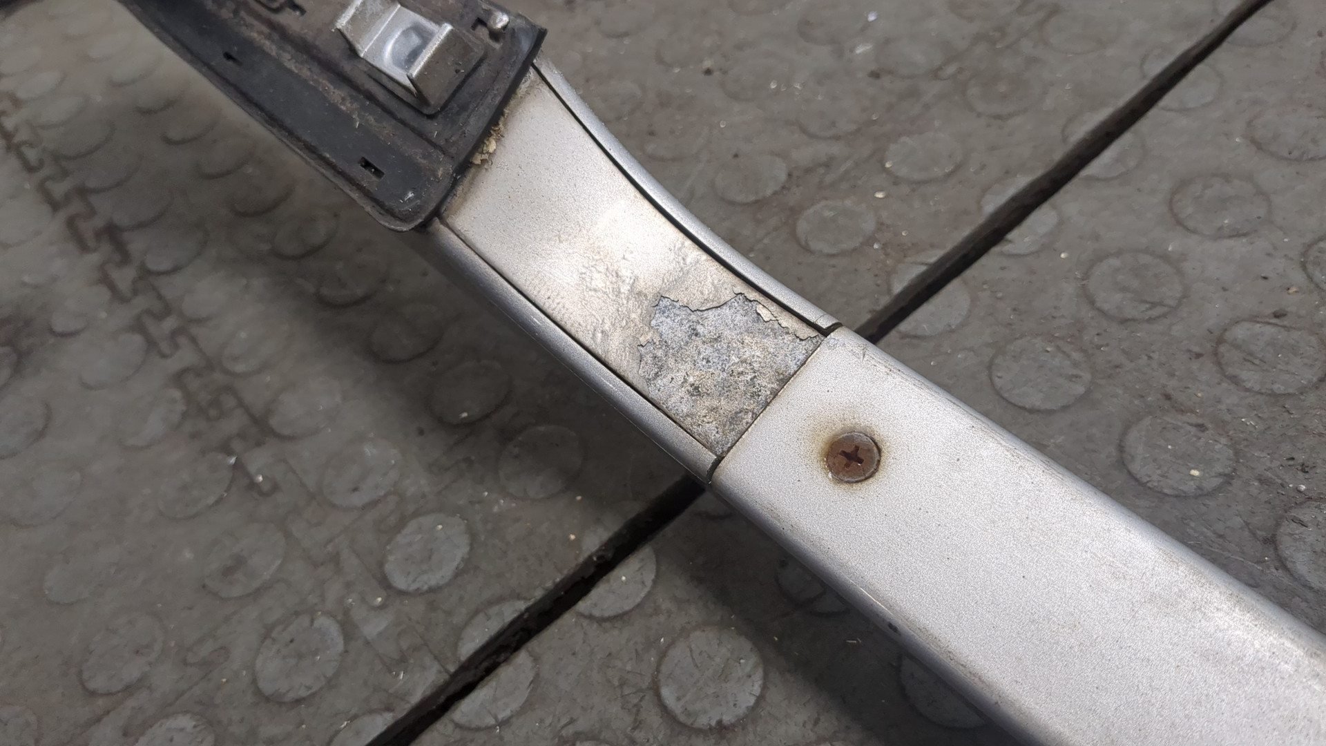 Рейлинг (релинг) правый (планка на крышу)