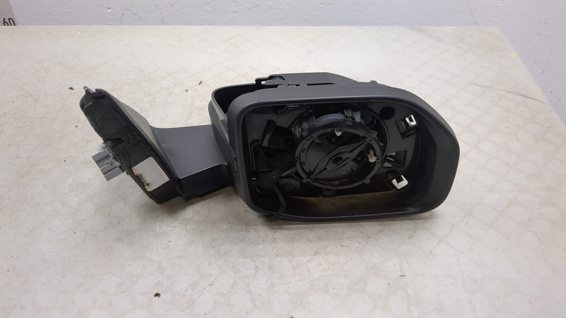 Зеркало правое электрическое