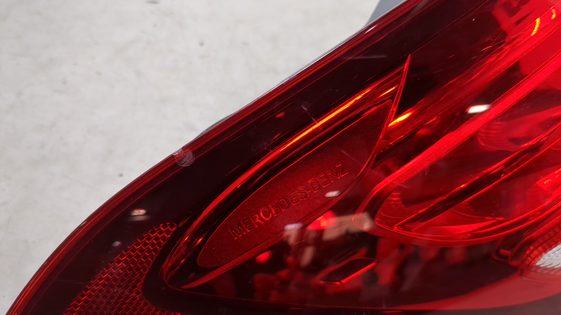 Фонарь задний левый