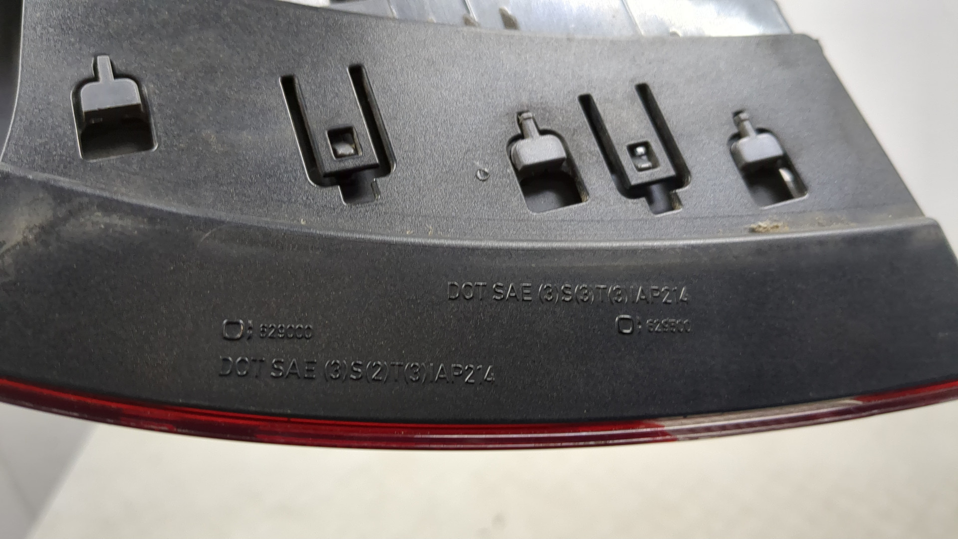 Фонарь задний левый