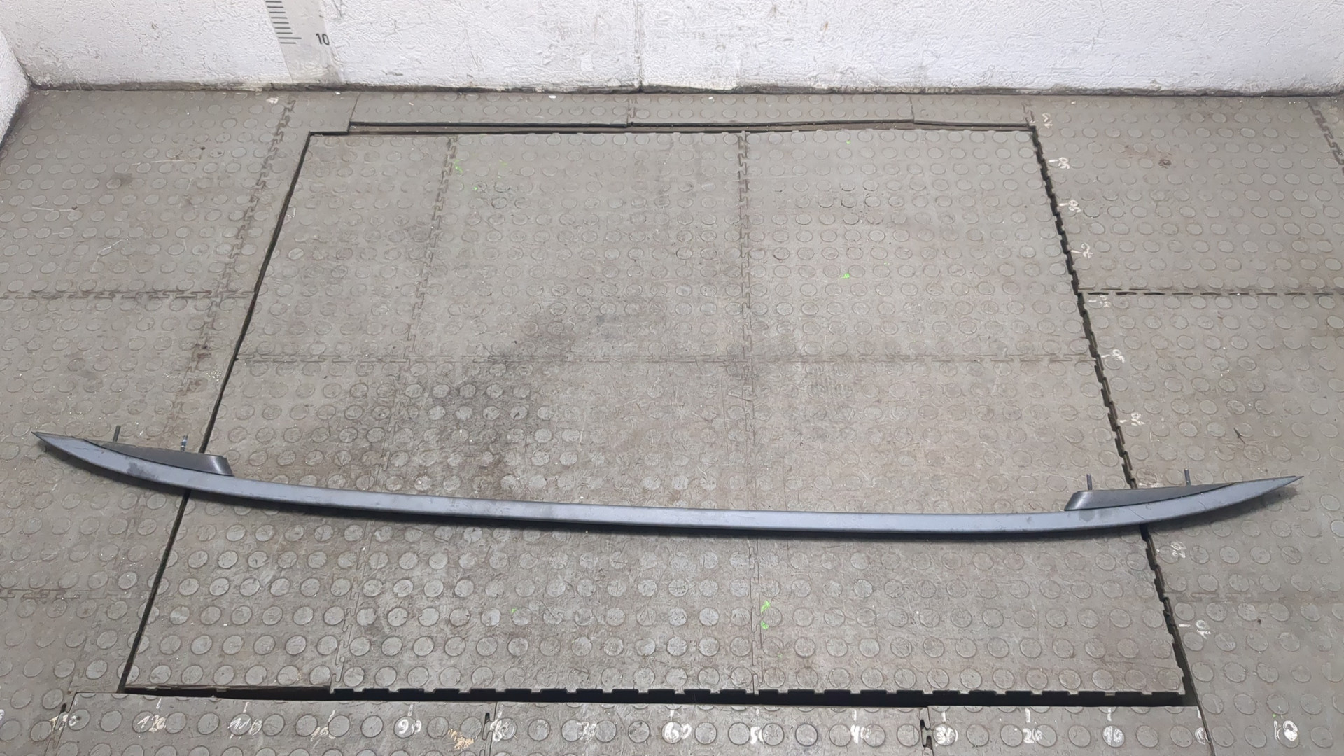 Рейлинг (релинг) правый (планка на крышу)