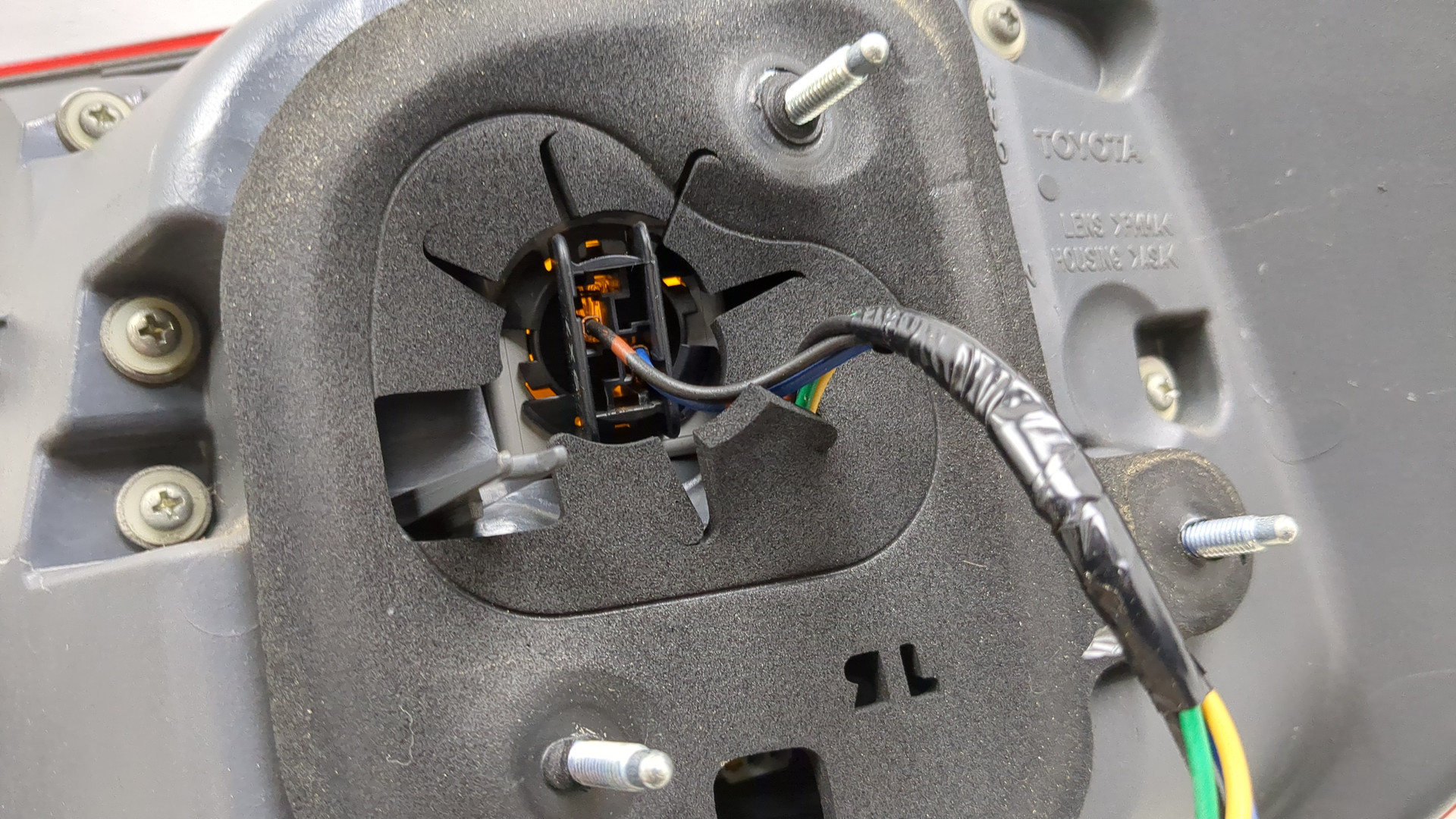 Фонарь задний левый