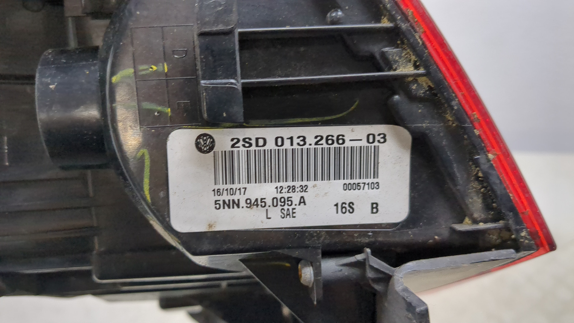 Фонарь задний правый