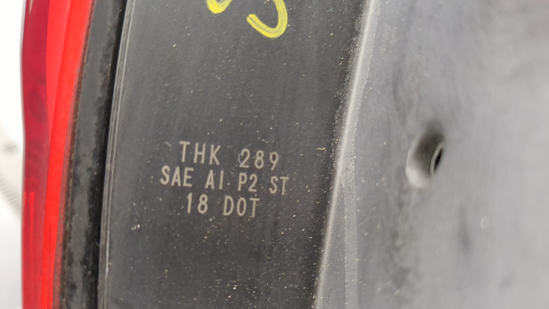 Фонарь задний правый