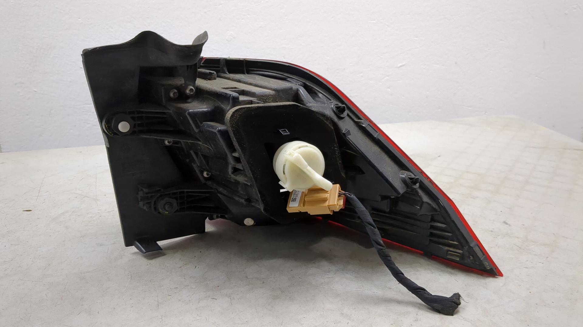 Фонарь задний правый