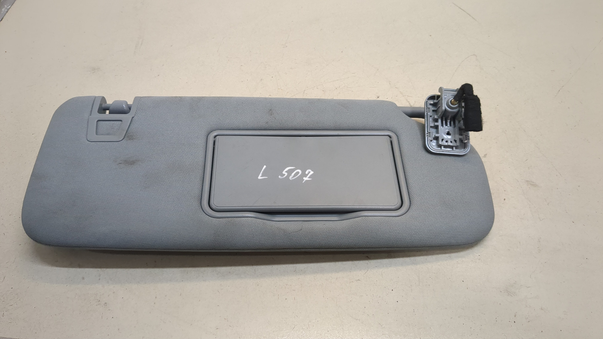 Козырек солнцезащитный