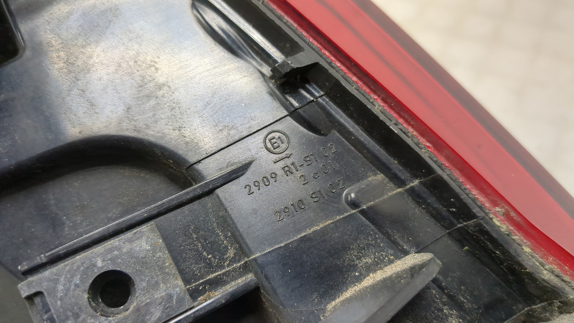 Фонарь задний правый