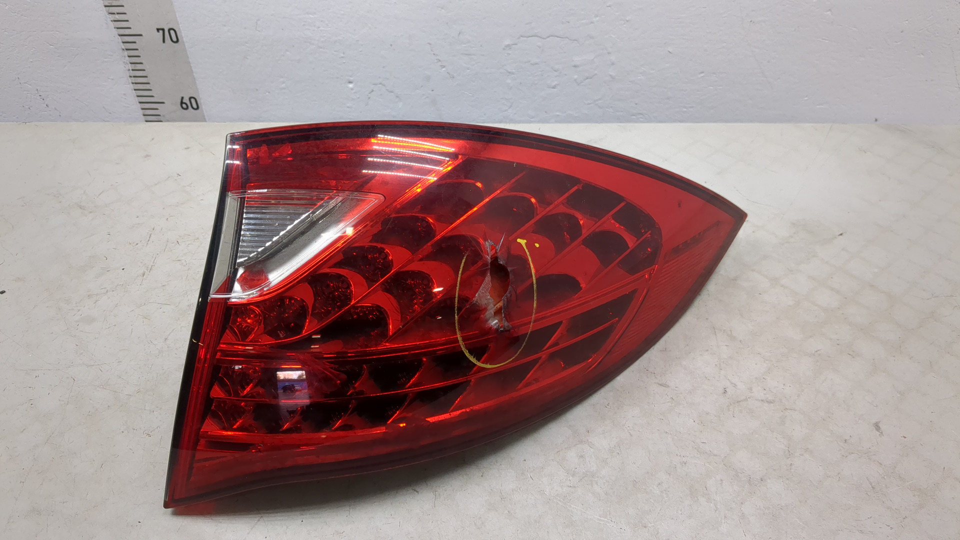 Фонарь задний правый