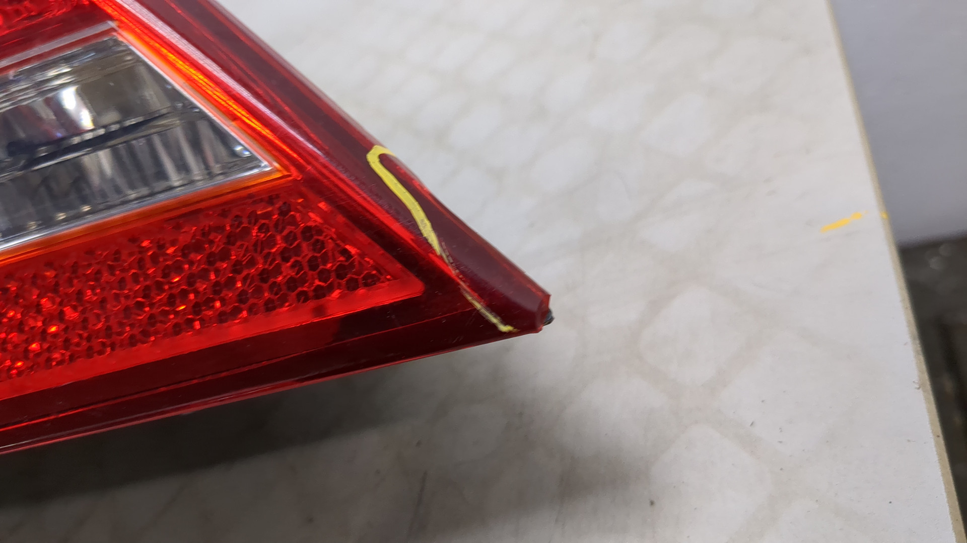 Фонарь задний левый