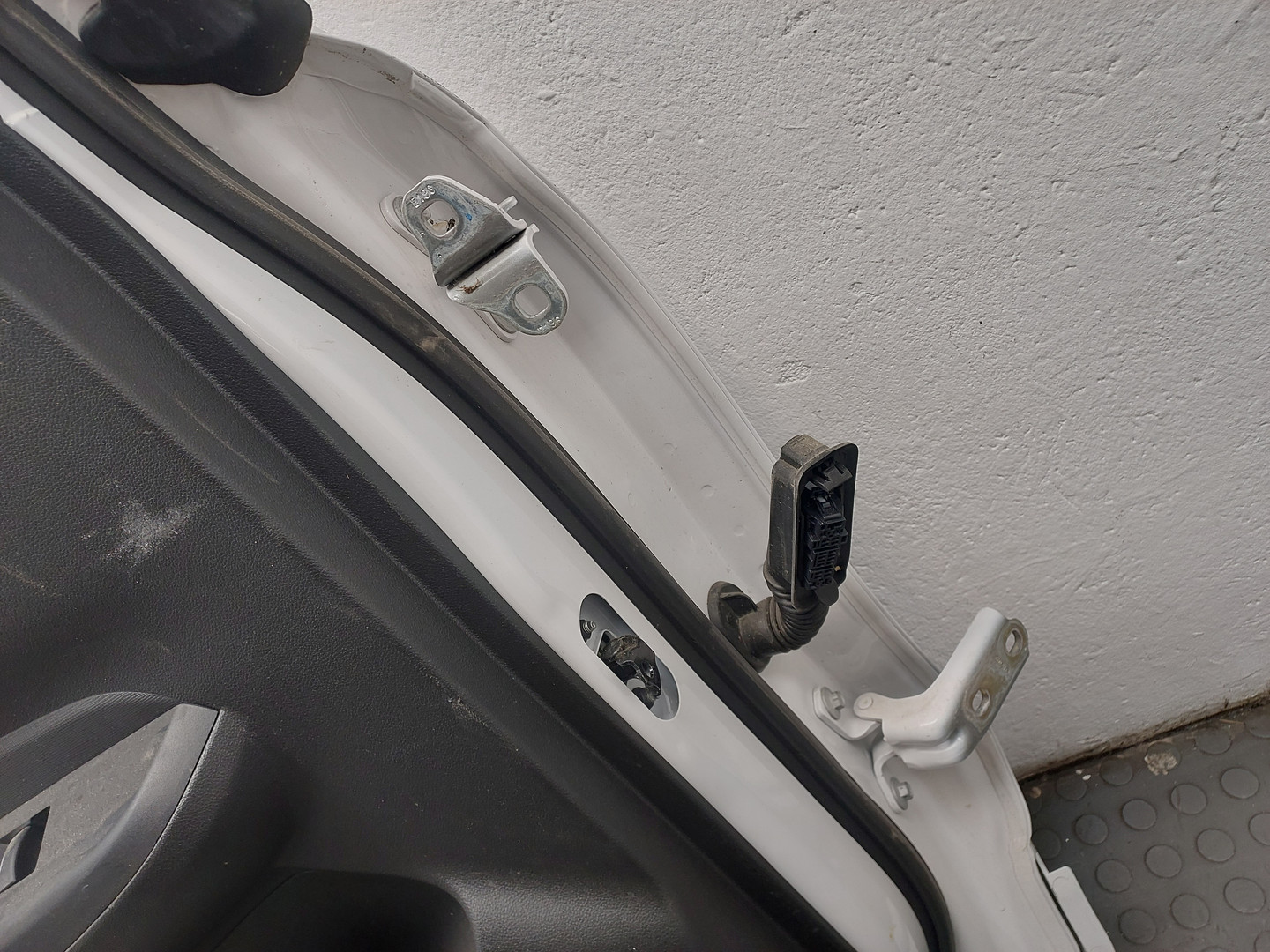 Дверь задняя левая