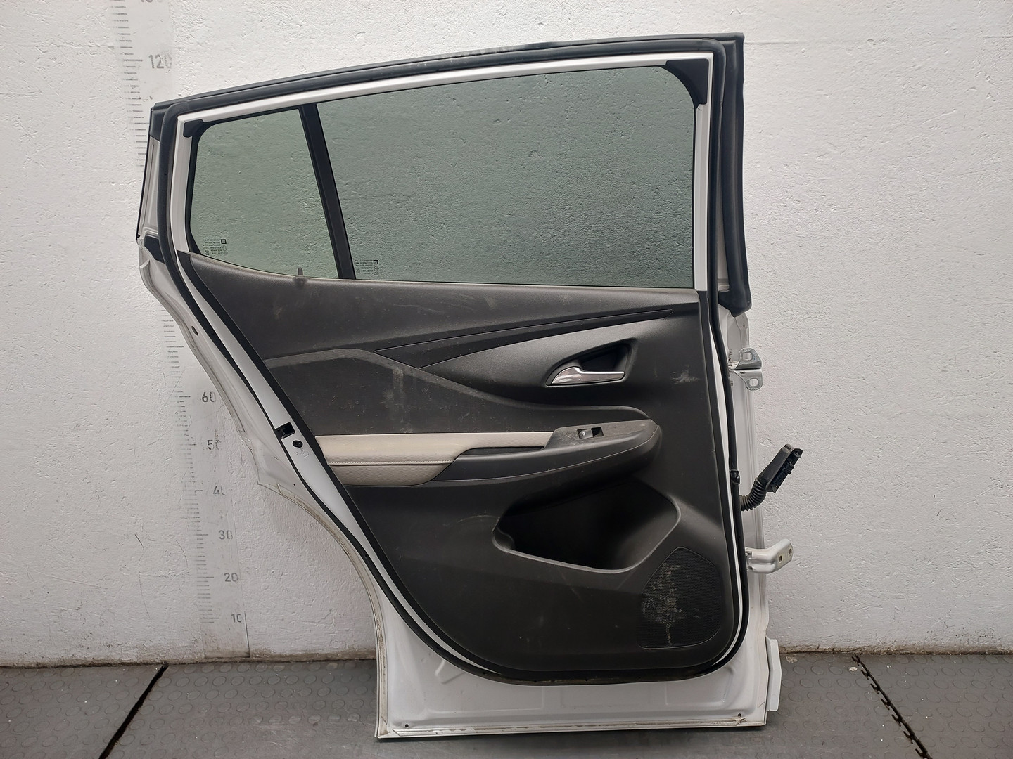 Дверь задняя левая