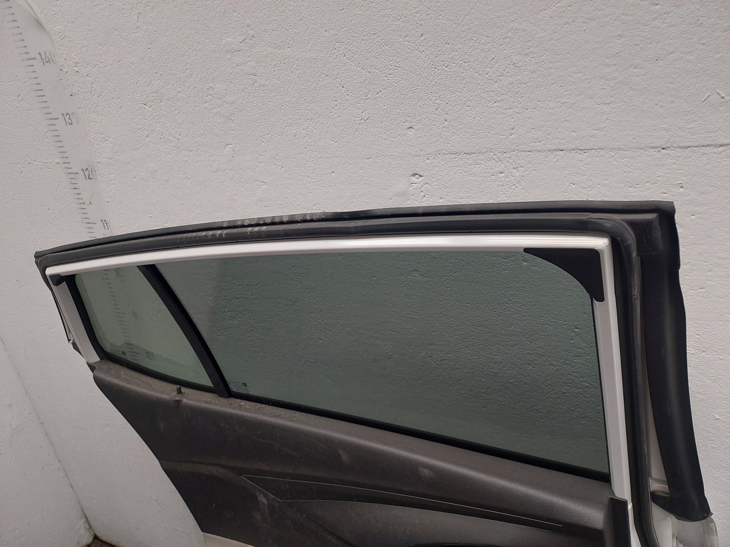 Дверь задняя левая