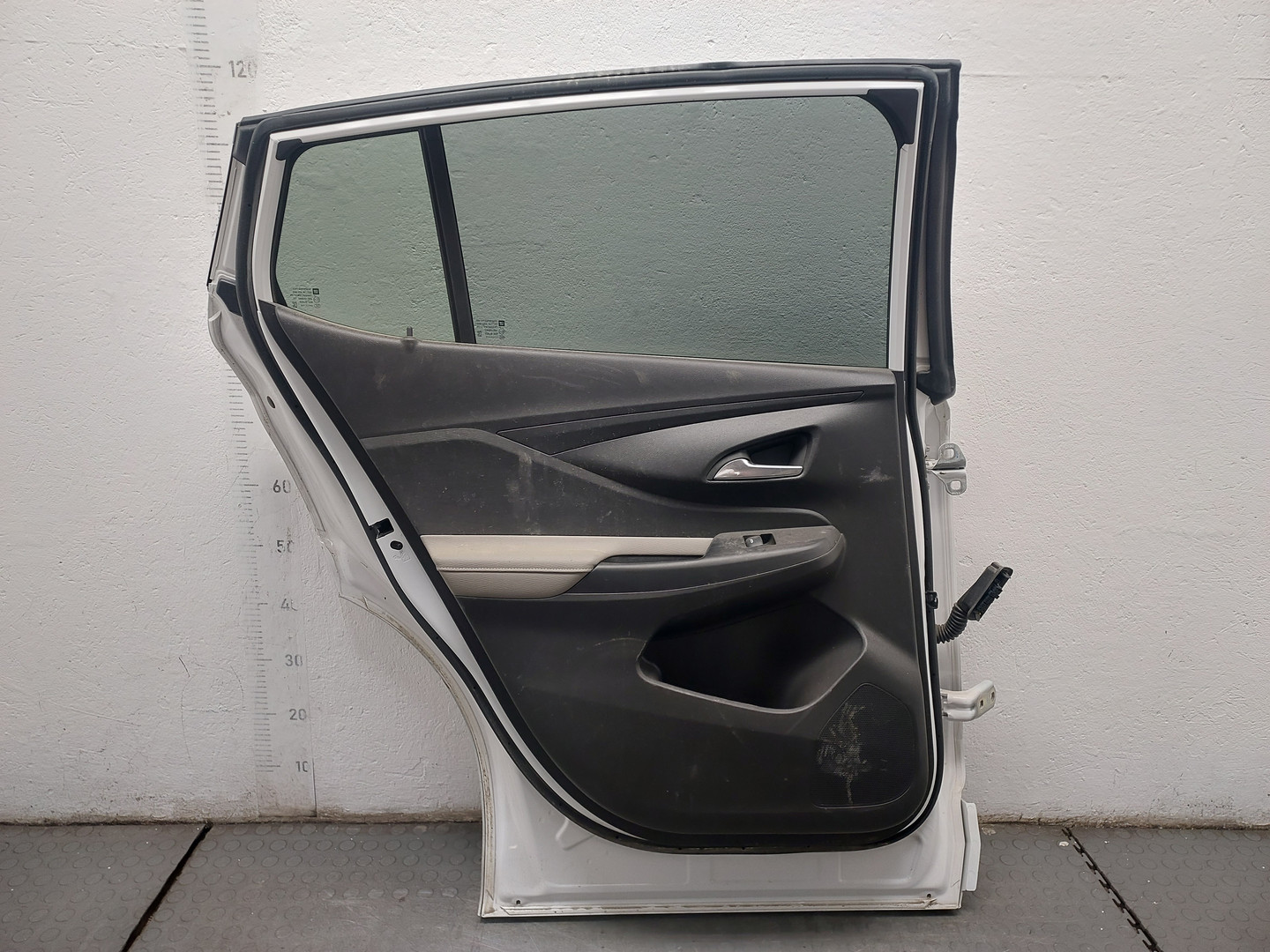 Дверь задняя левая