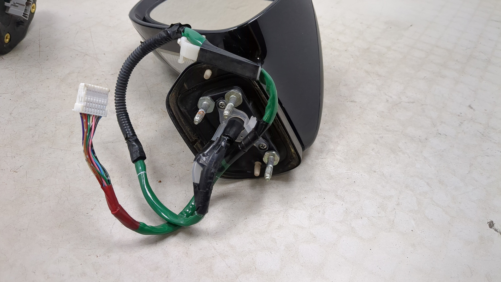 Зеркало левое электрическое