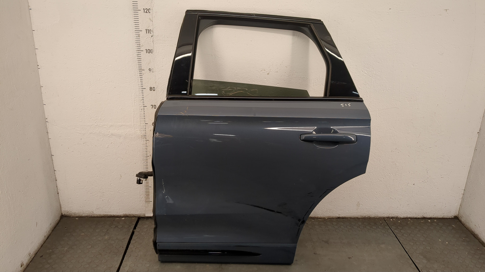 Дверь задняя левая