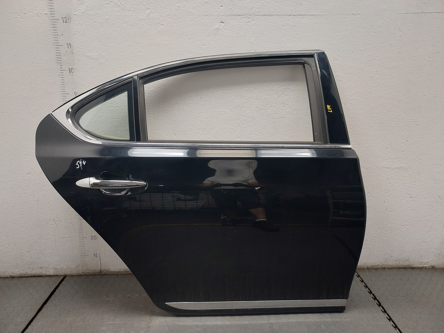 Дверь задняя правая