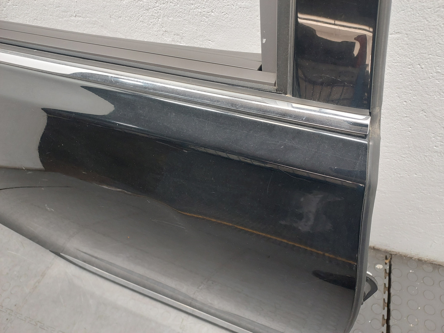 Дверь задняя правая