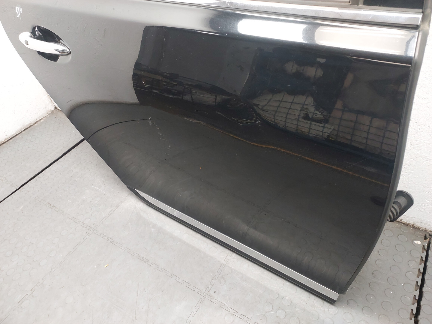 Дверь задняя правая