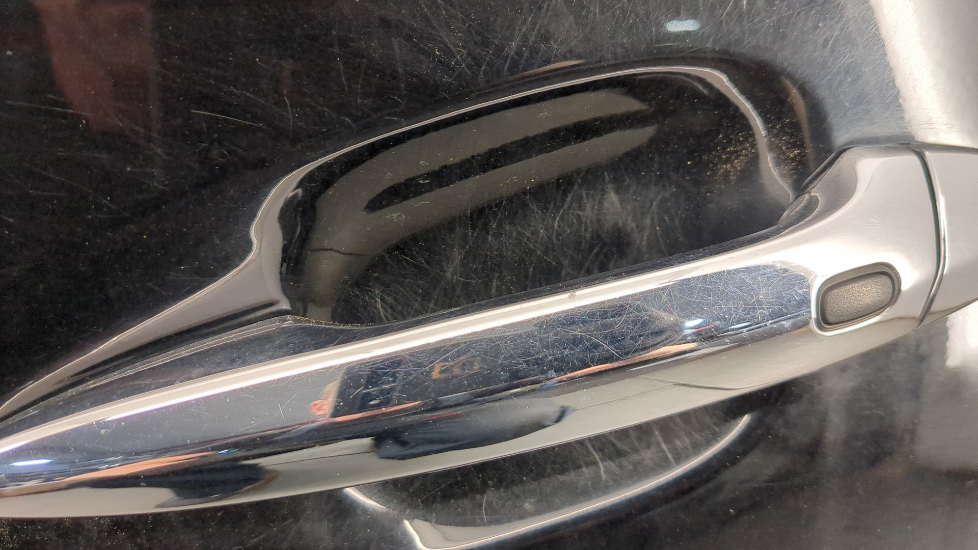 Дверь передняя левая