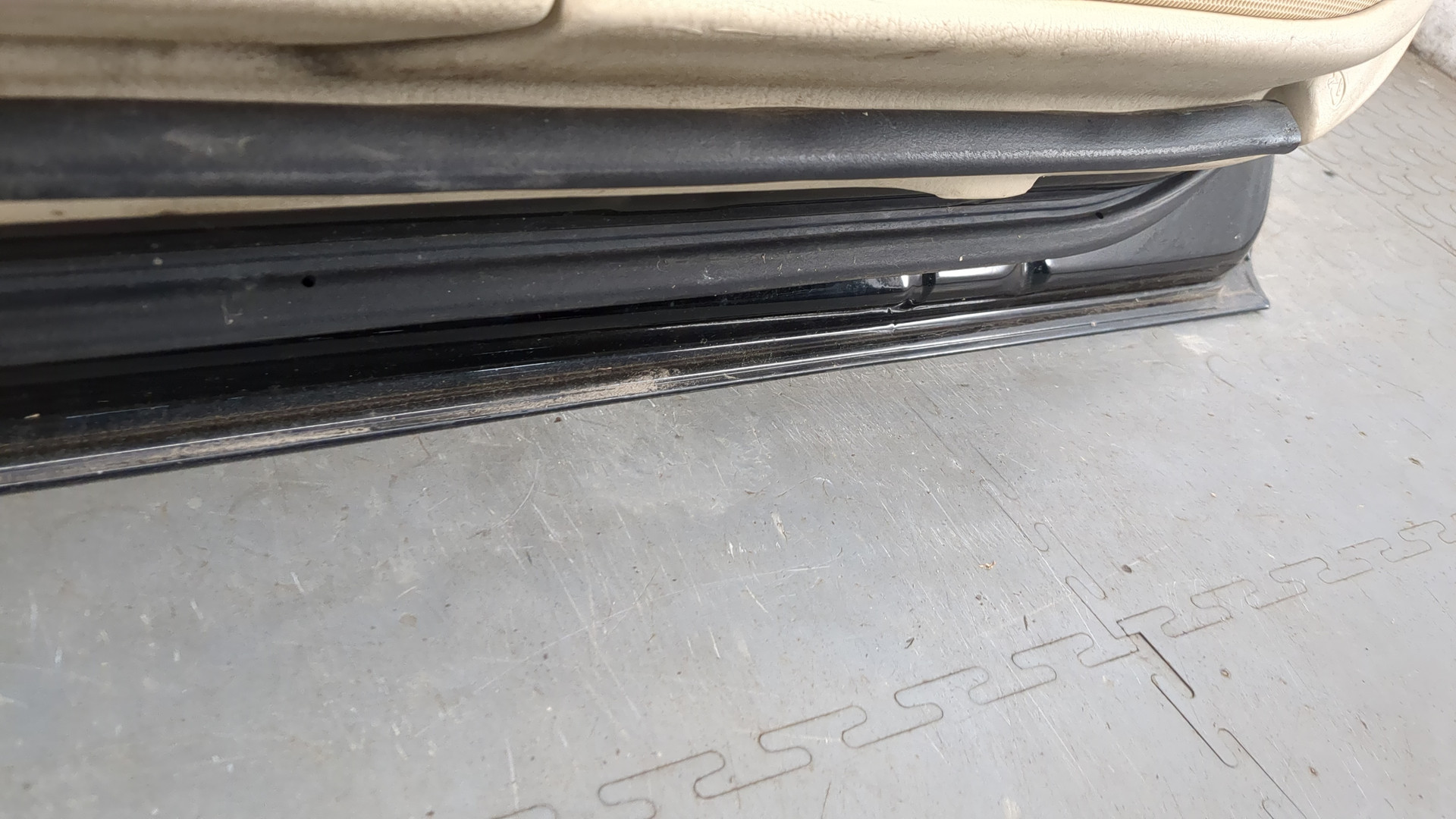 Дверь передняя левая