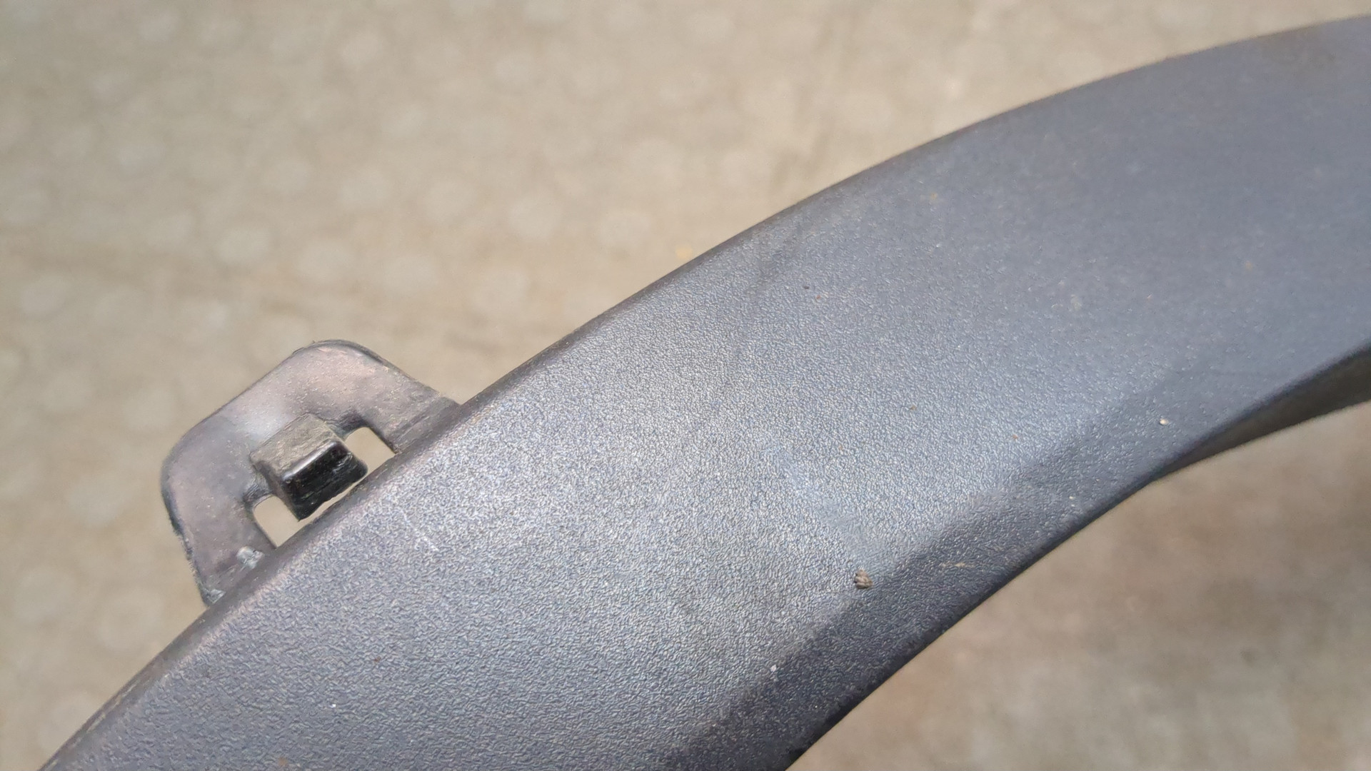 Молдинг заднего крыла правого