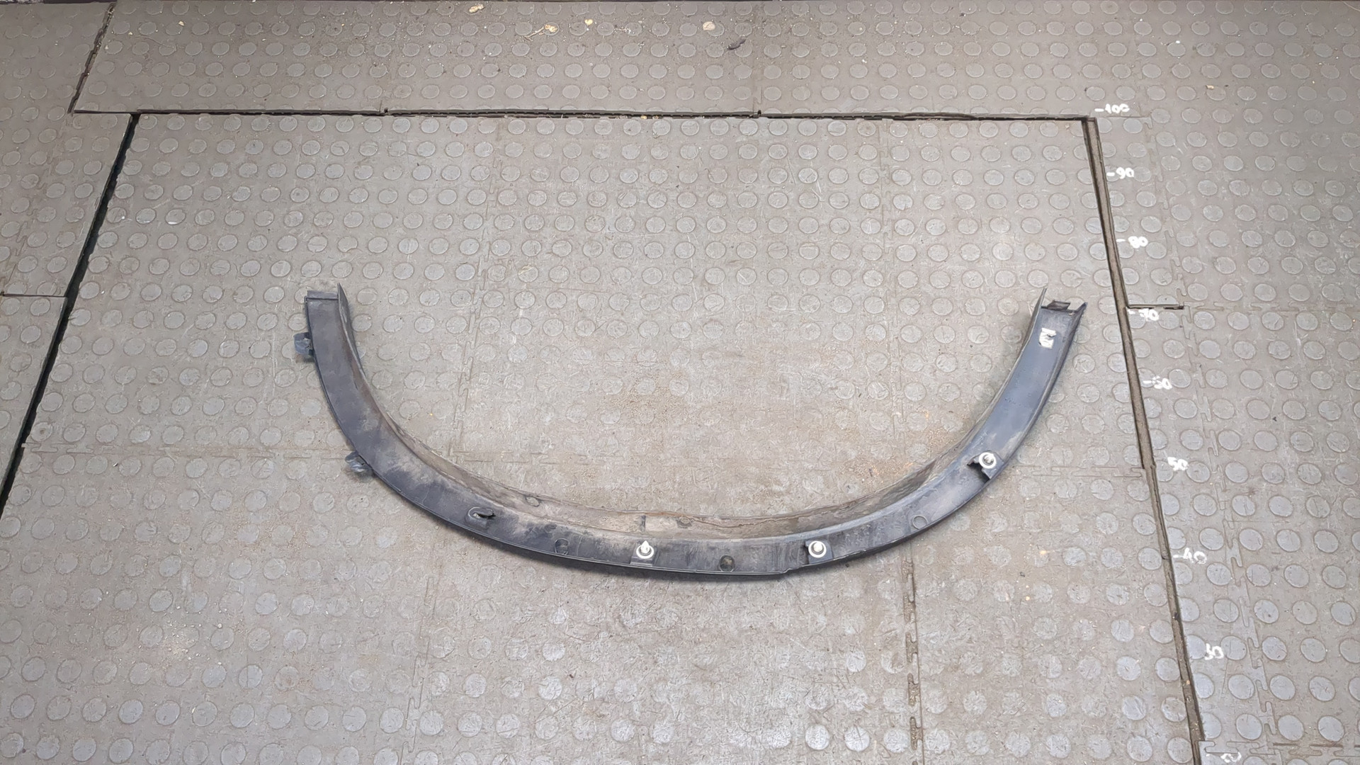 Молдинг заднего крыла правого