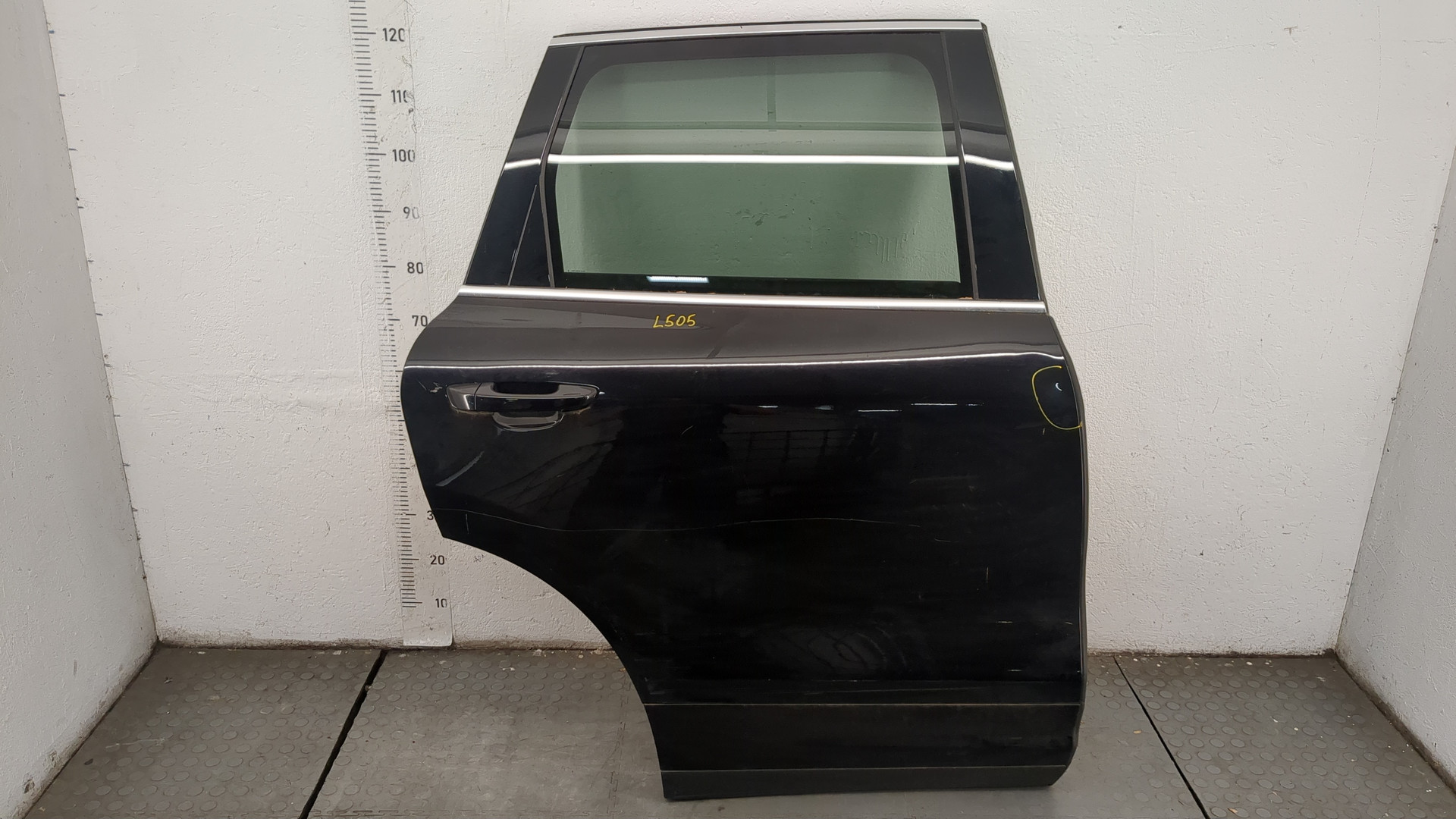 Дверь задняя правая