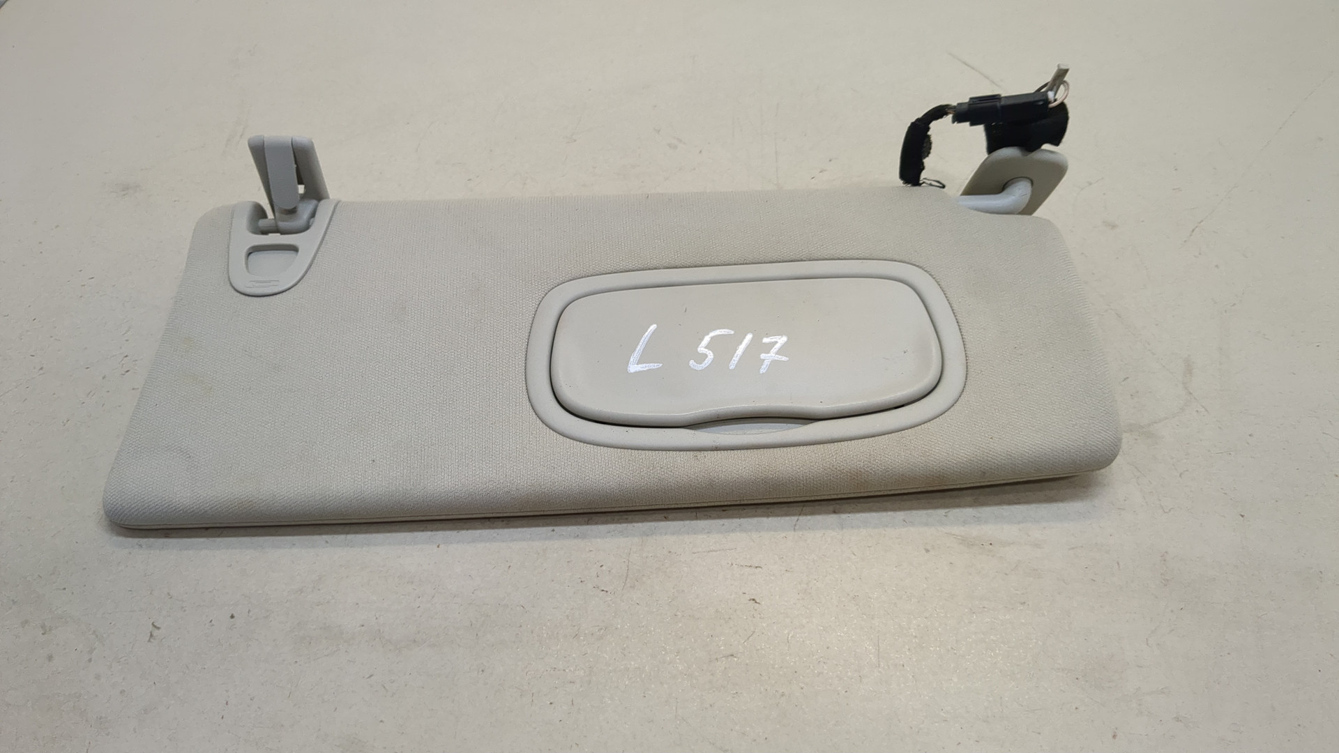 Козырек солнцезащитный