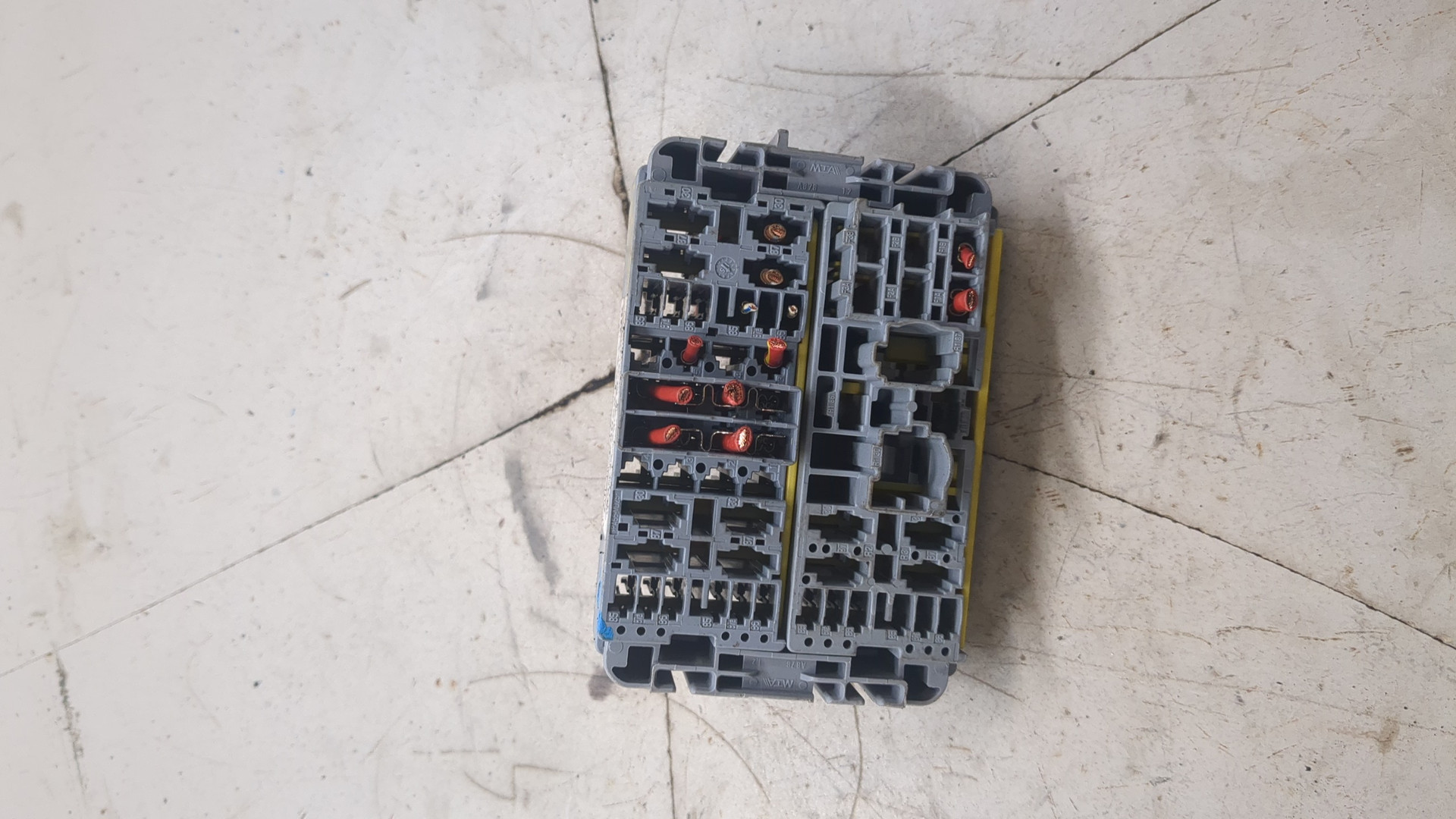 Блок предохранителей