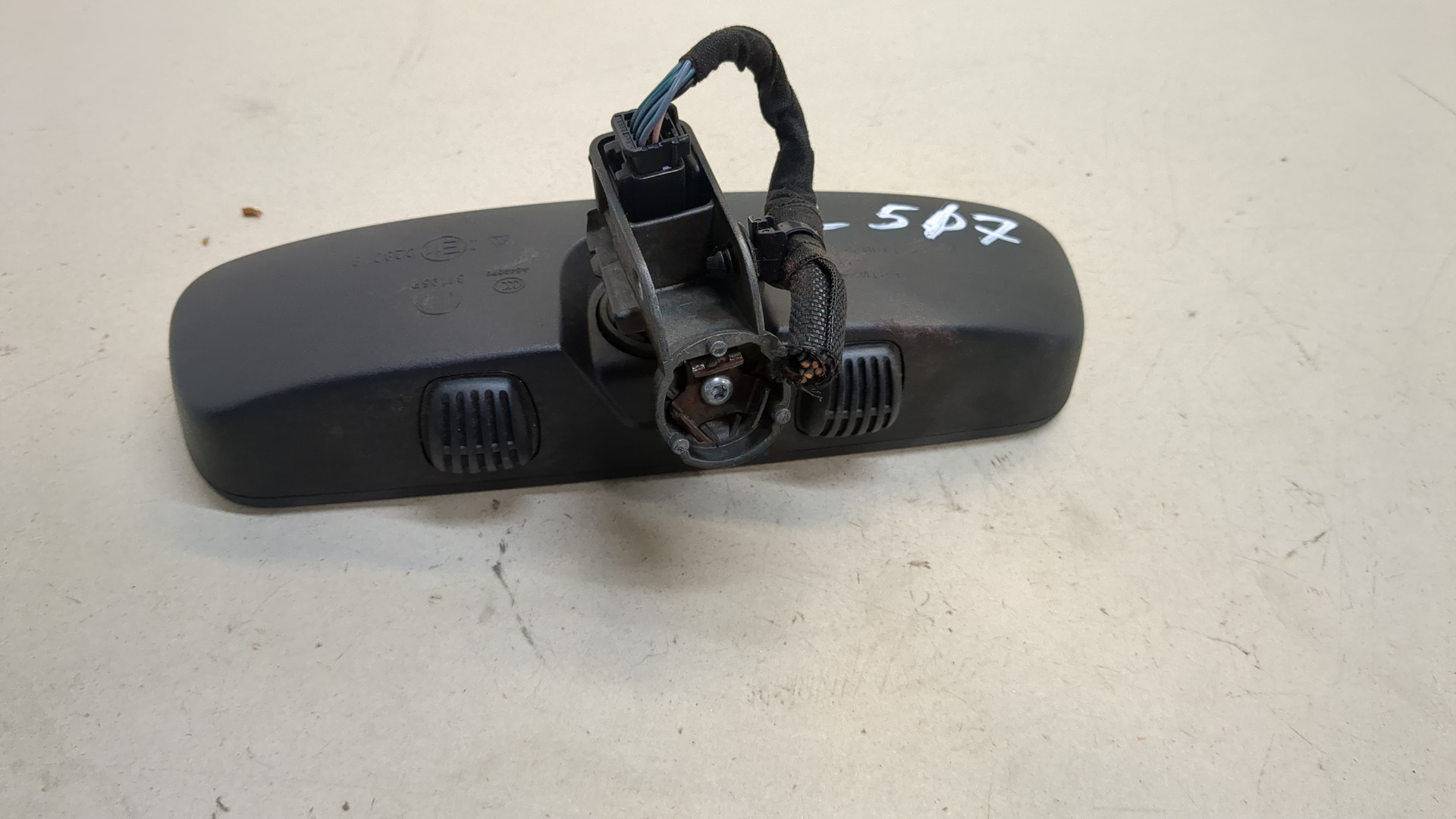 Зеркало заднего вида