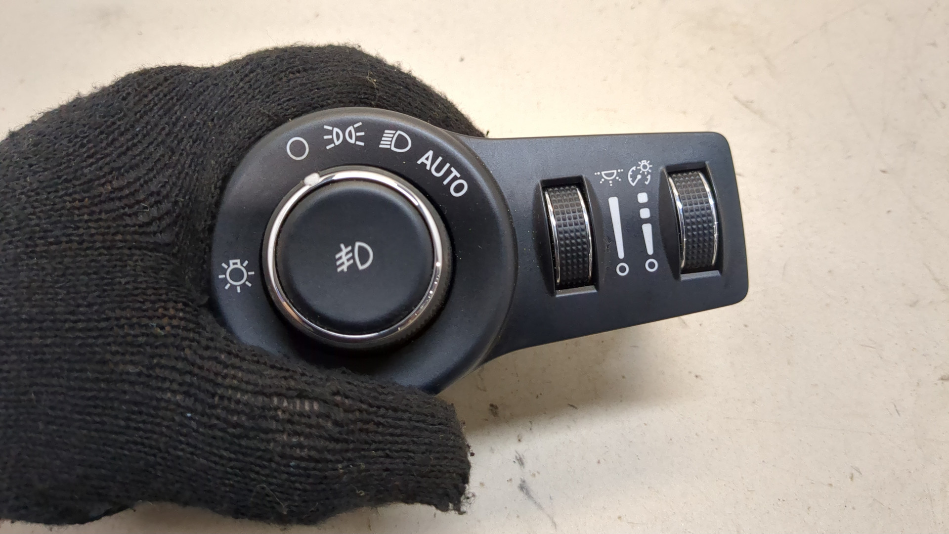 Переключатель света фар