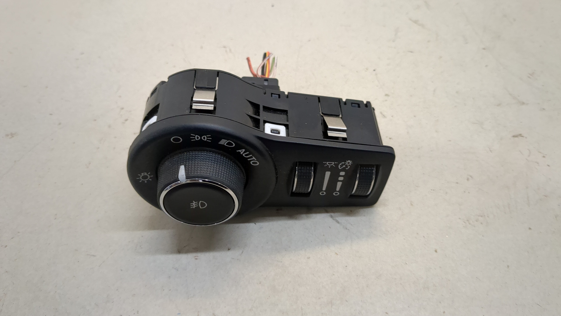 Переключатель света фар