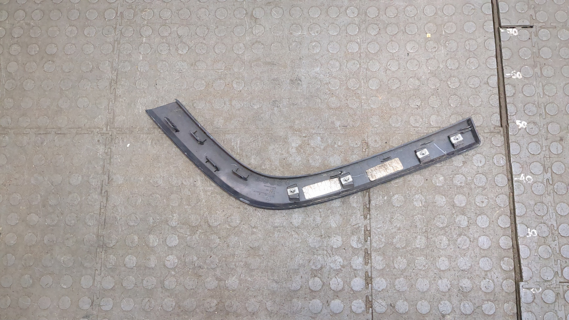 Молдинг заднего крыла правого