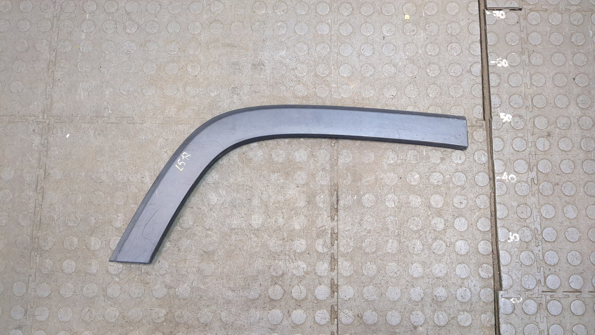 Молдинг заднего крыла правого