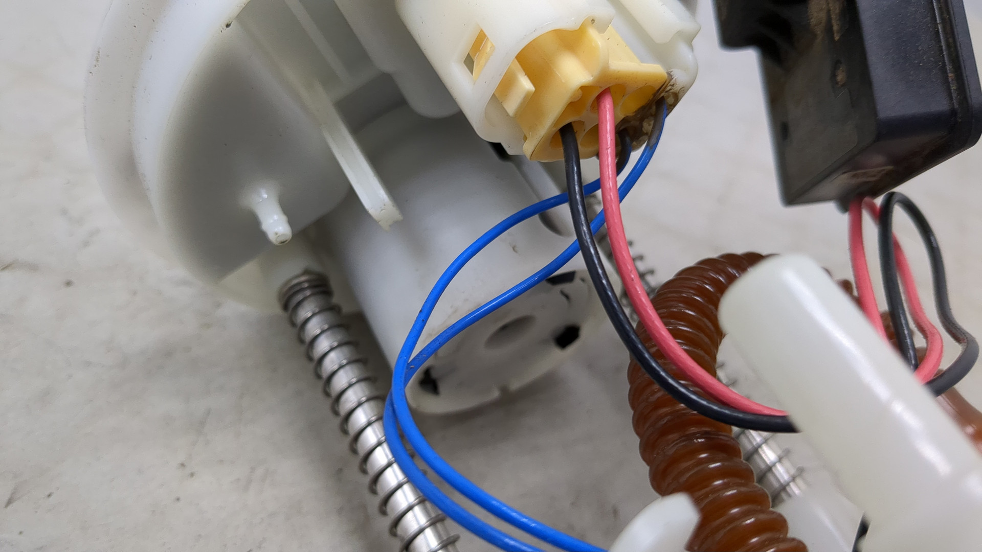 Насос топливный электрический