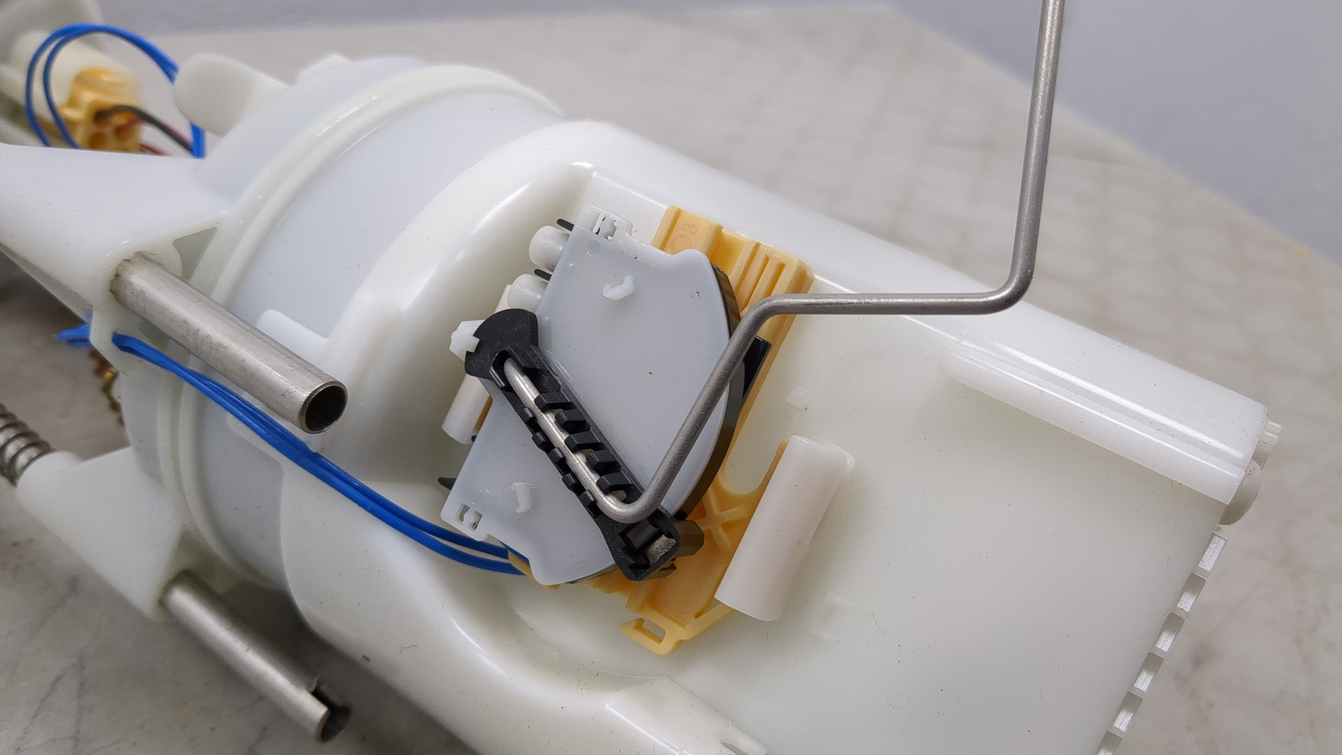 Насос топливный электрический