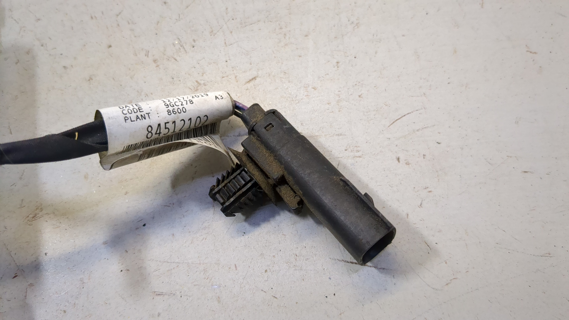 Моторчик заслонки решетки радиатора