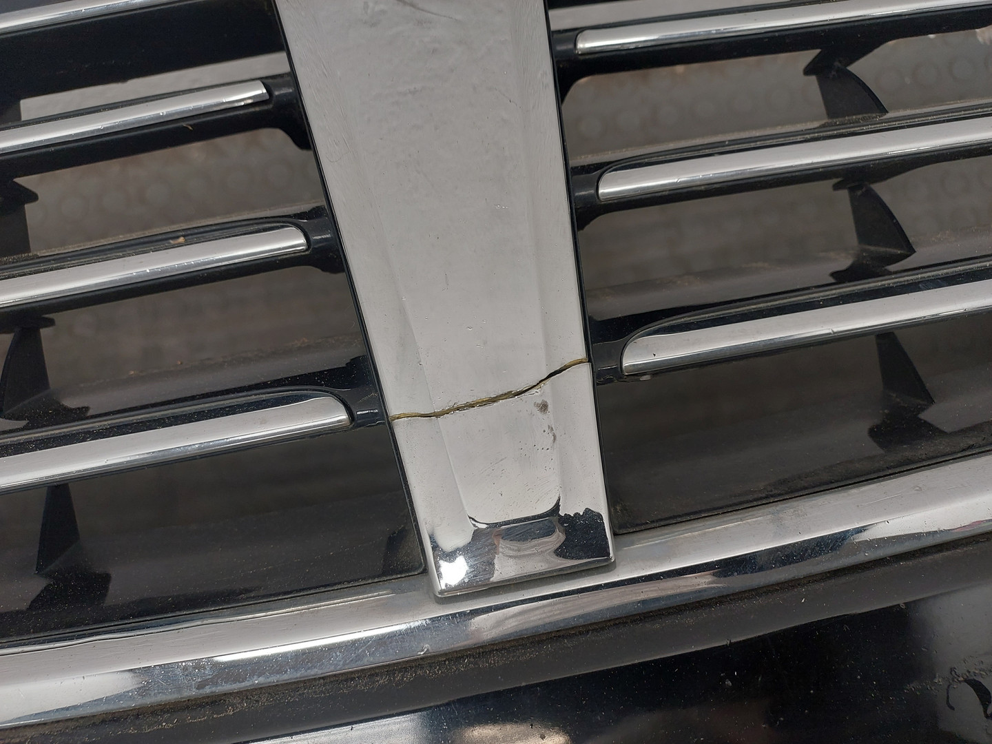 Бампер передний