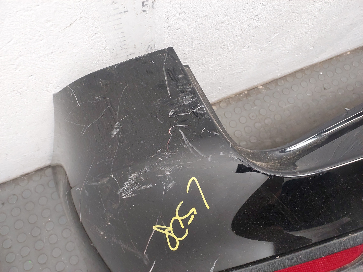 Бампер задний