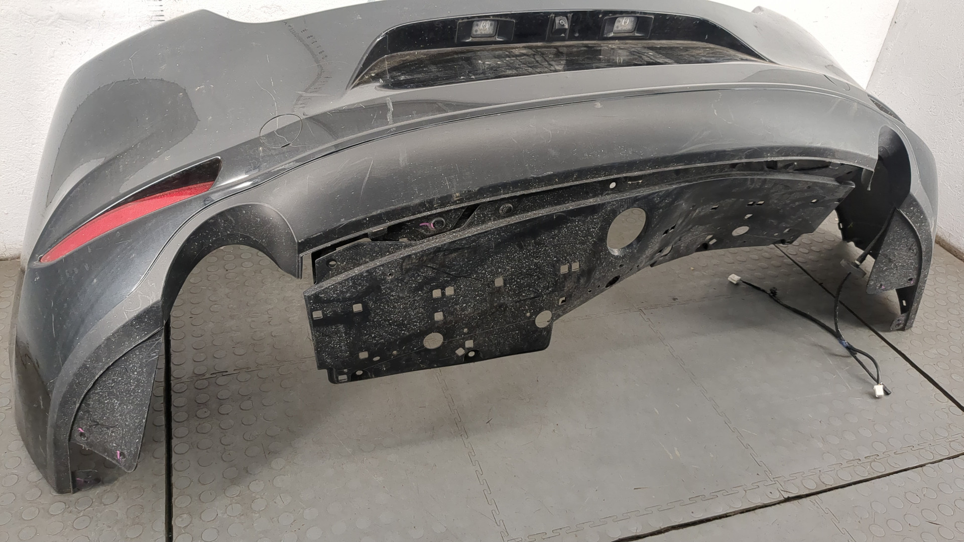 Бампер задний