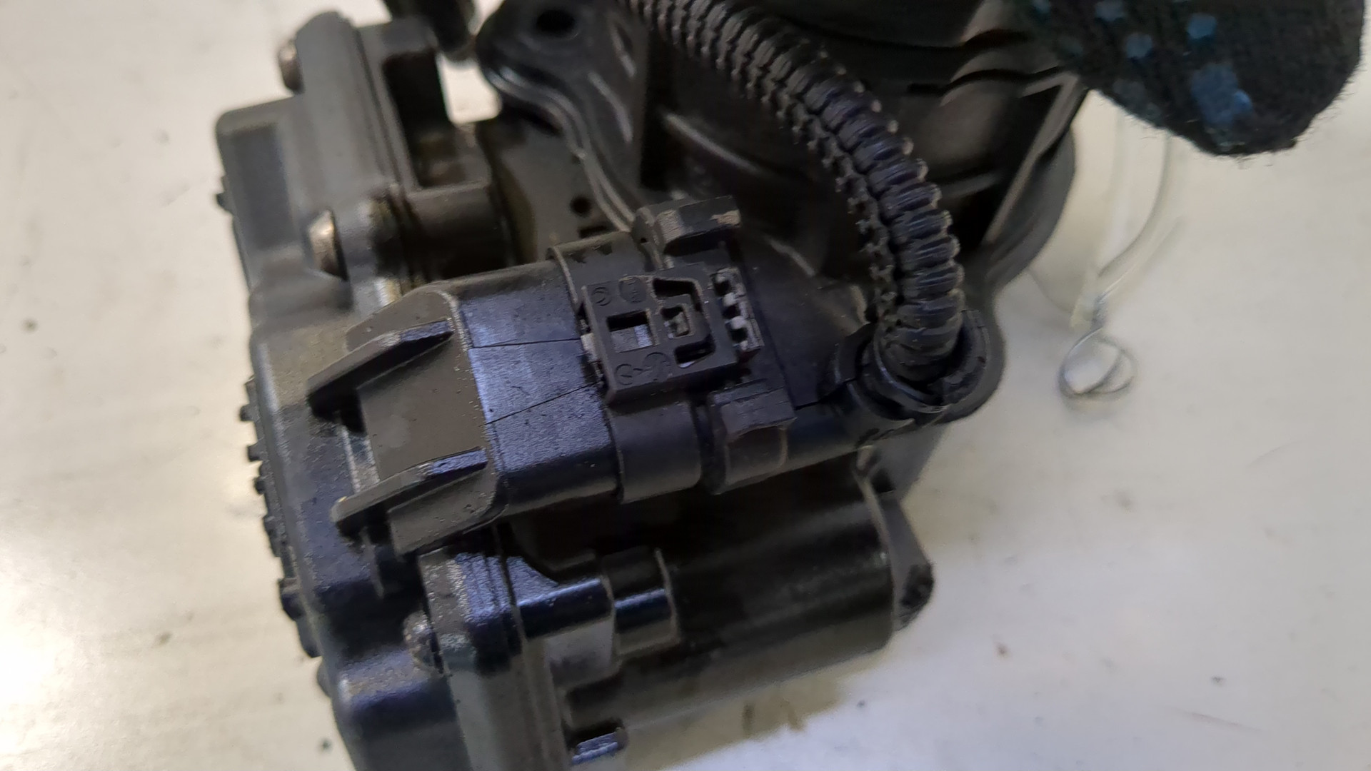 Заслонка дроссельная электрическая