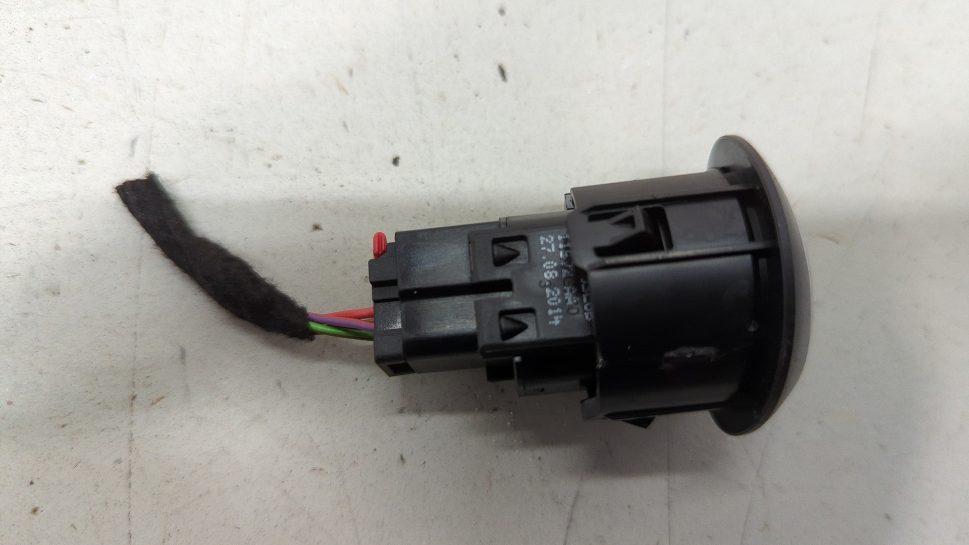 Кнопка запуска двигателя