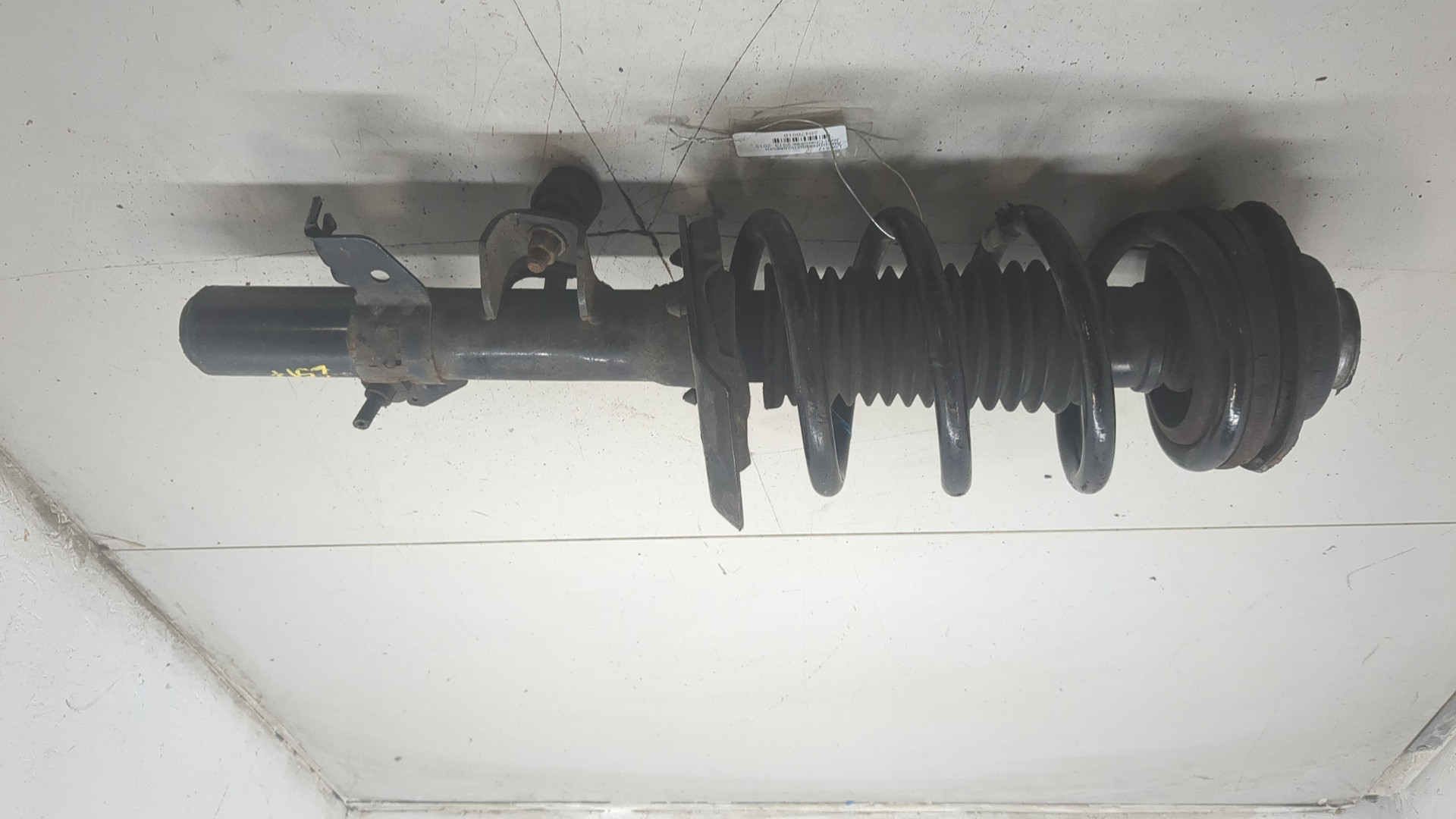 Амортизатор передний правый