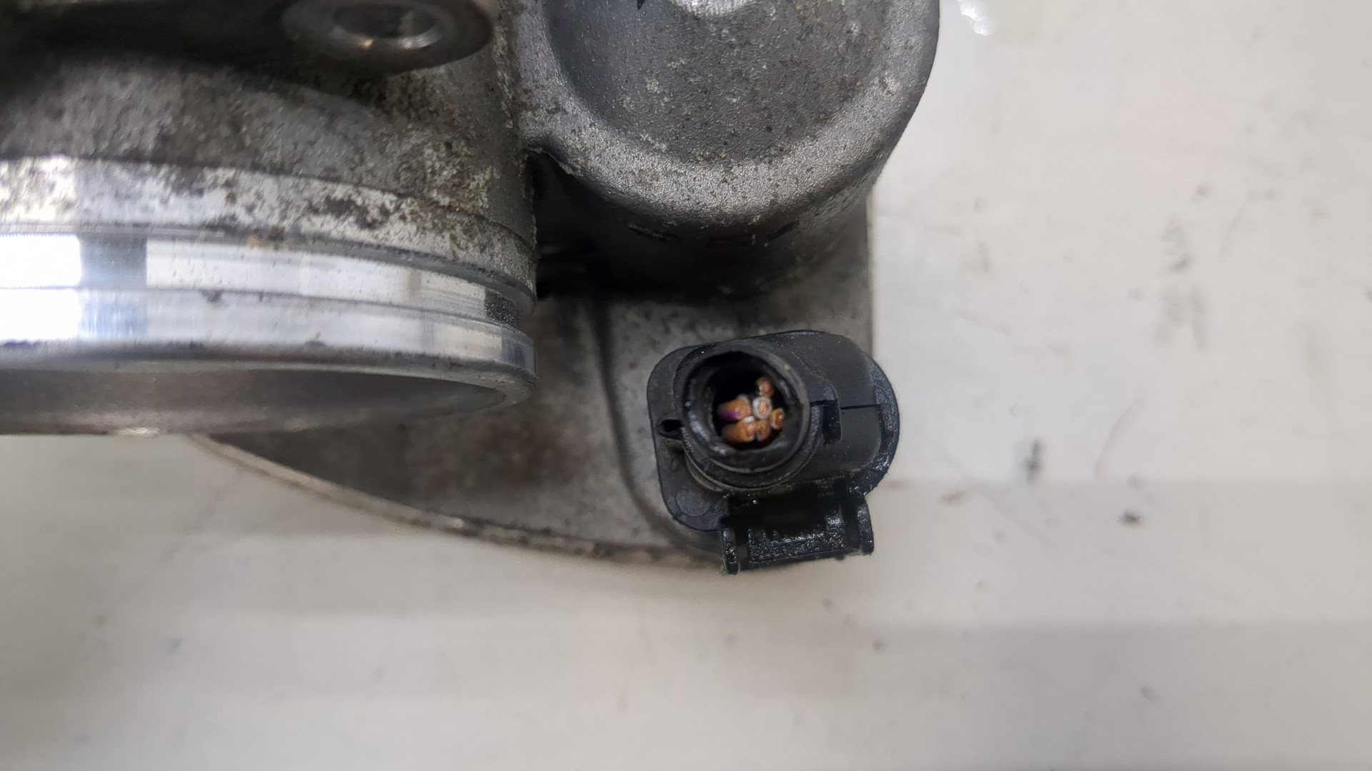 Заслонка дроссельная электрическая