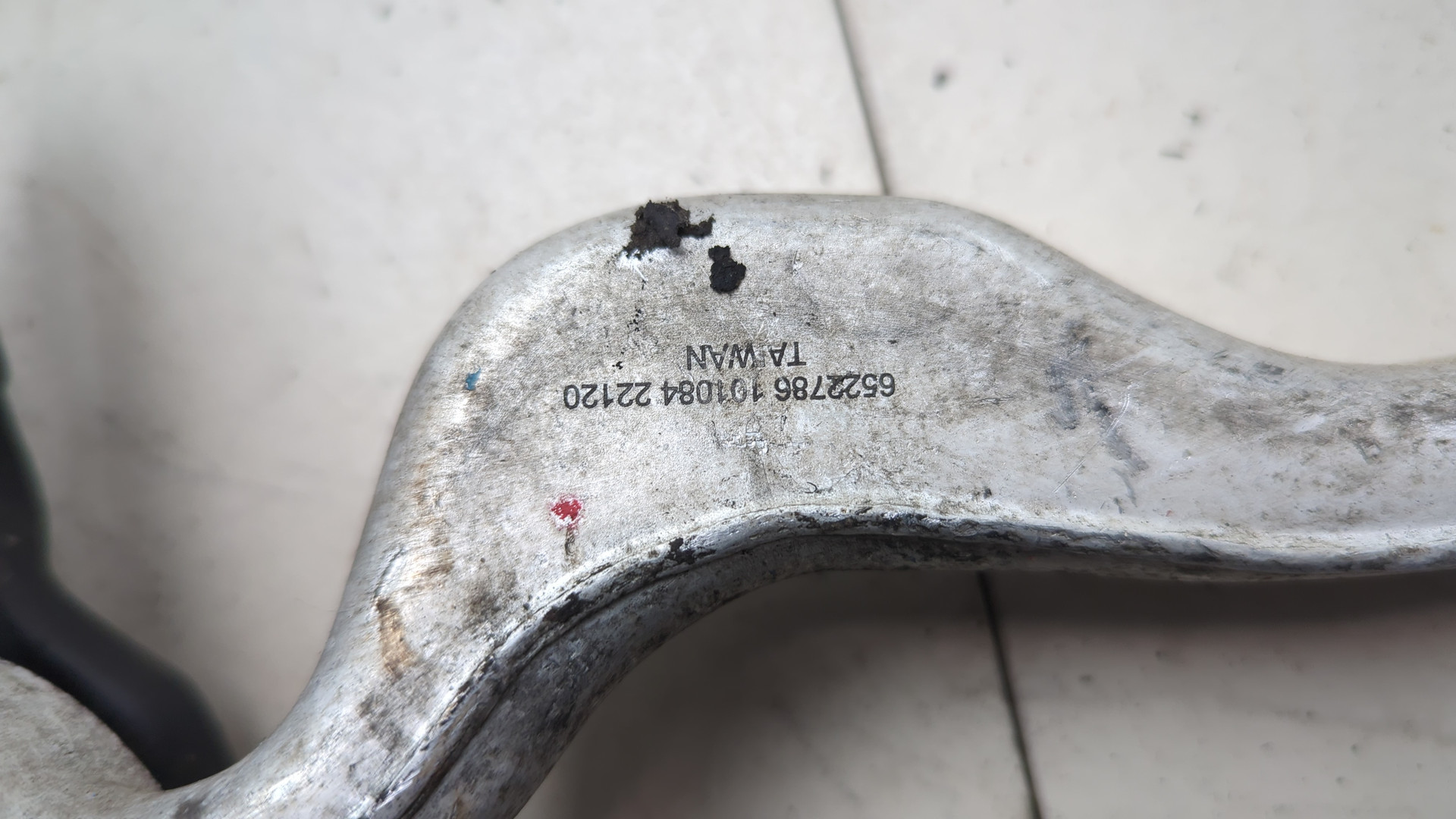 Рычаг передний правый