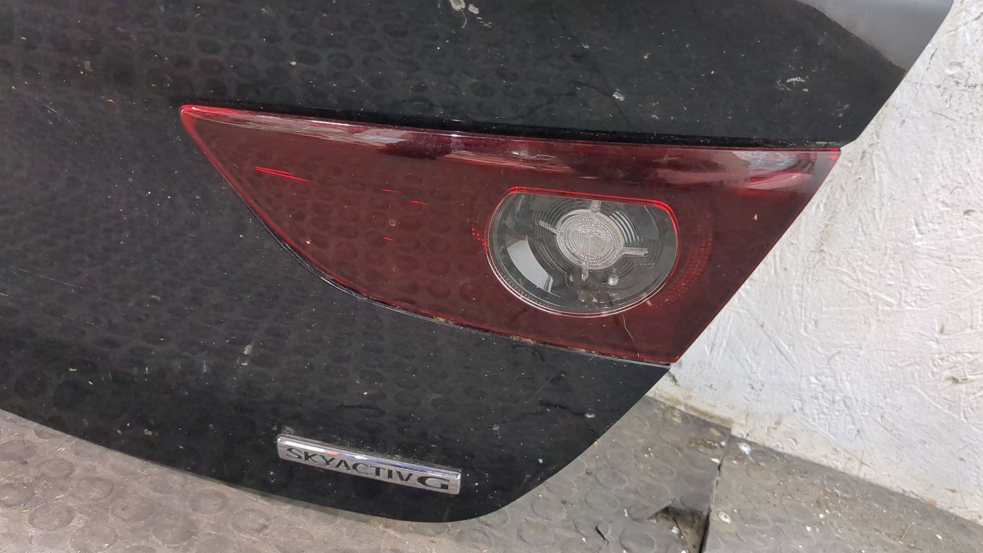 Дверь багажника