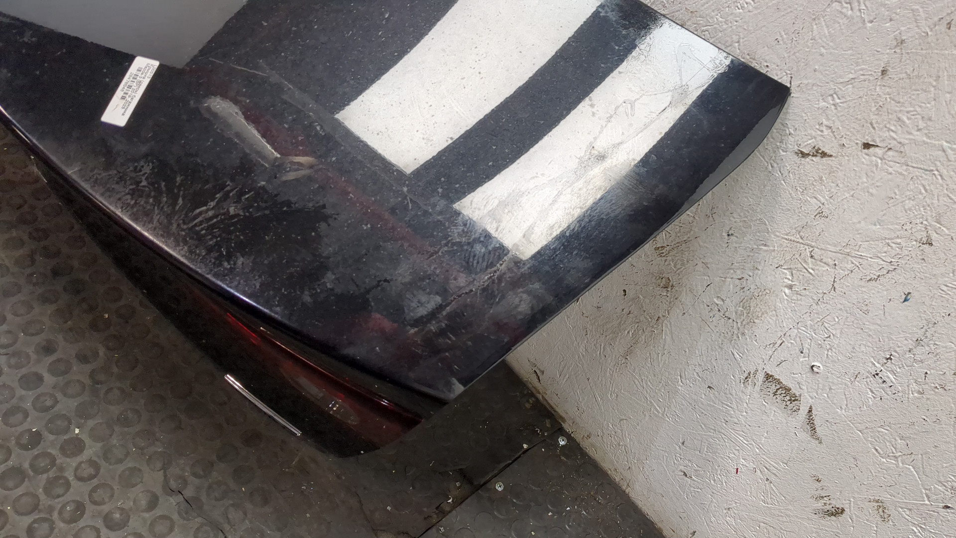 Дверь багажника