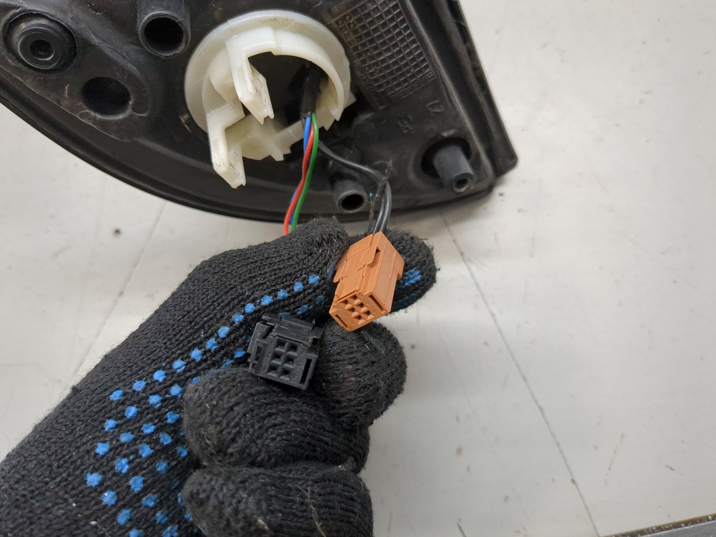 Зеркало правое электрическое