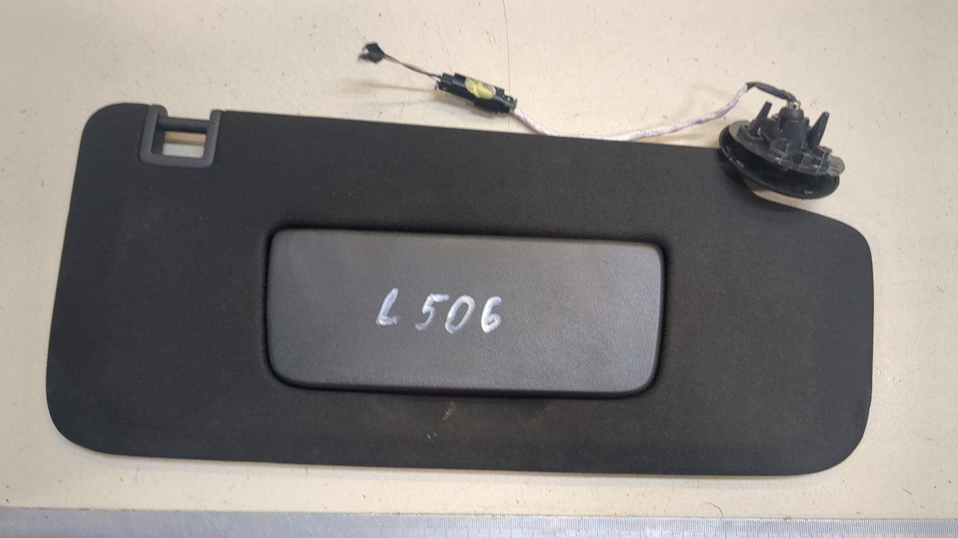 Козырек солнцезащитный